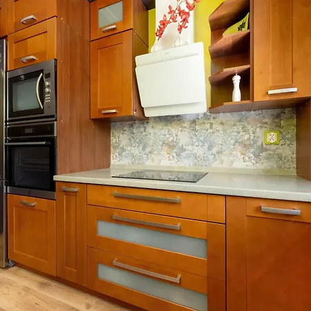 2-bedroom Air-conditioned With Balcony In By Renters Appartement Wrocław