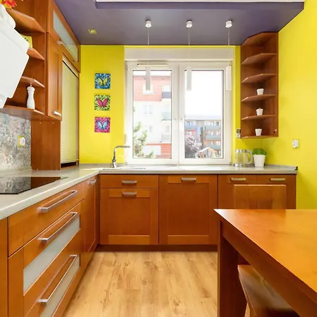 Appartement 2-bedroom Air-conditioned With Balcony In By Renters