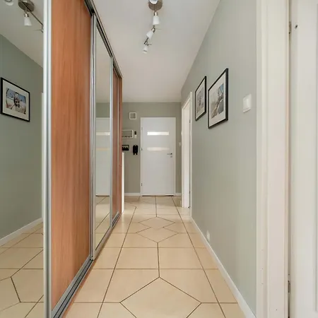 Appartement 2-bedroom Air-conditioned With Balcony In By Renters