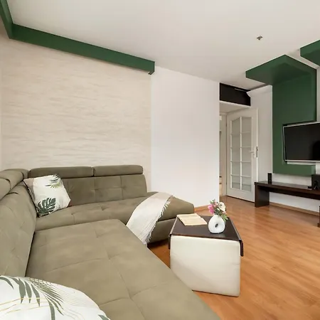 Appartement 2-bedroom Air-conditioned With Balcony In By Renters Wrocław