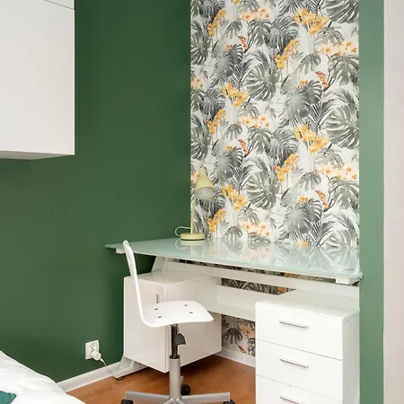 2-bedroom Air-conditioned With Balcony In By Renters