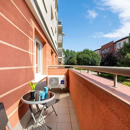 Lejlighed 2-bedroom Air-conditioned With Balcony In By Renters *